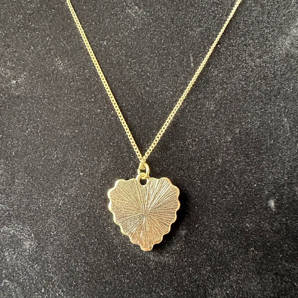 FOREVER 21 Black Heart with “LOVE” and Pearl Border Pendant Necklace - Picture 3 of 5